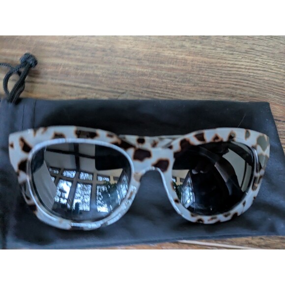 Peepers Center Stage Tortoise Round Sunglasses Only No Correction - Picture 8 of 8